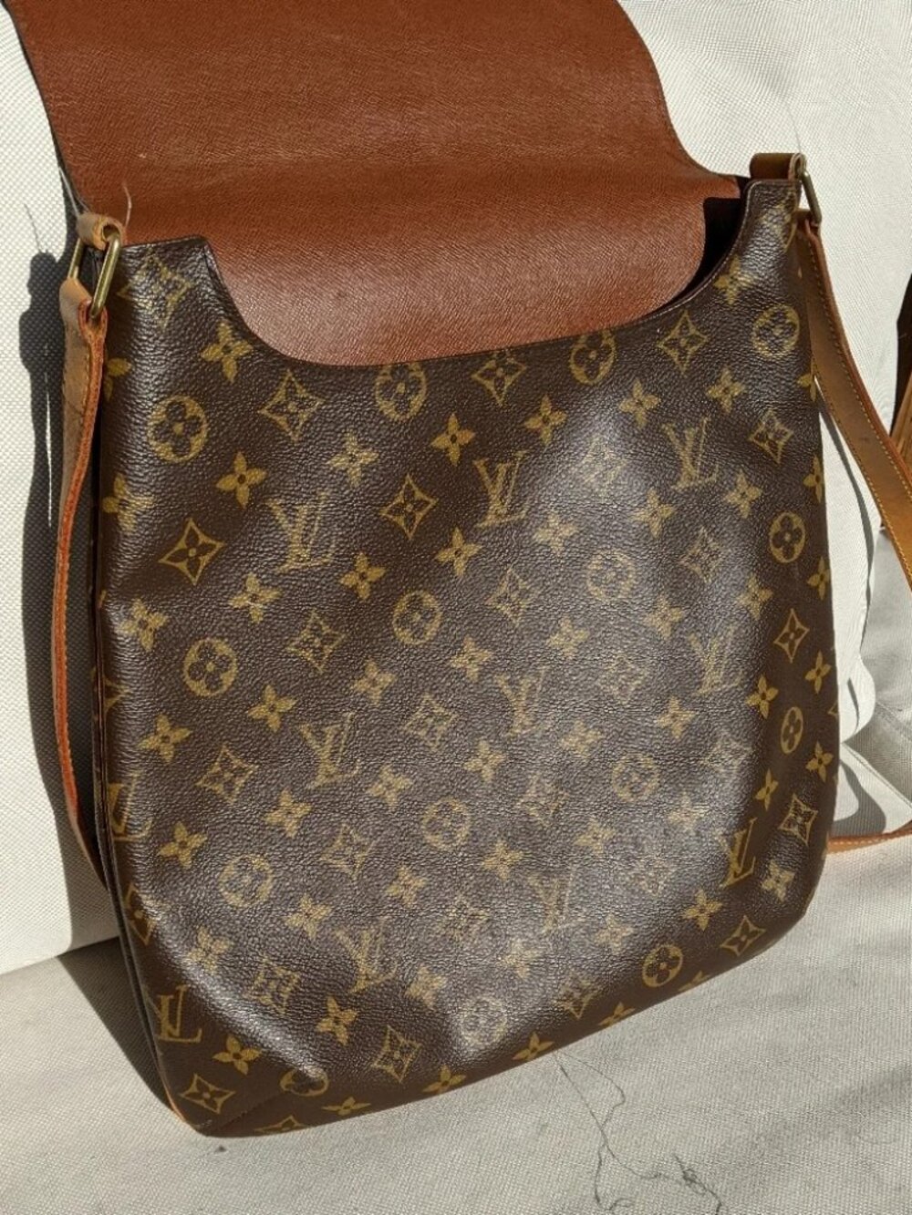 Authentic Louis Vuitton  Musette Gm - Picture 4 of 9